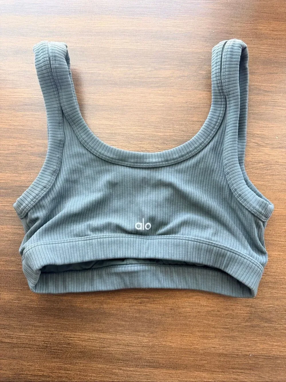 Alo Yoga Sage Green Ribbed Sports Bra Size M Scoop Neck Athleisure Activewear